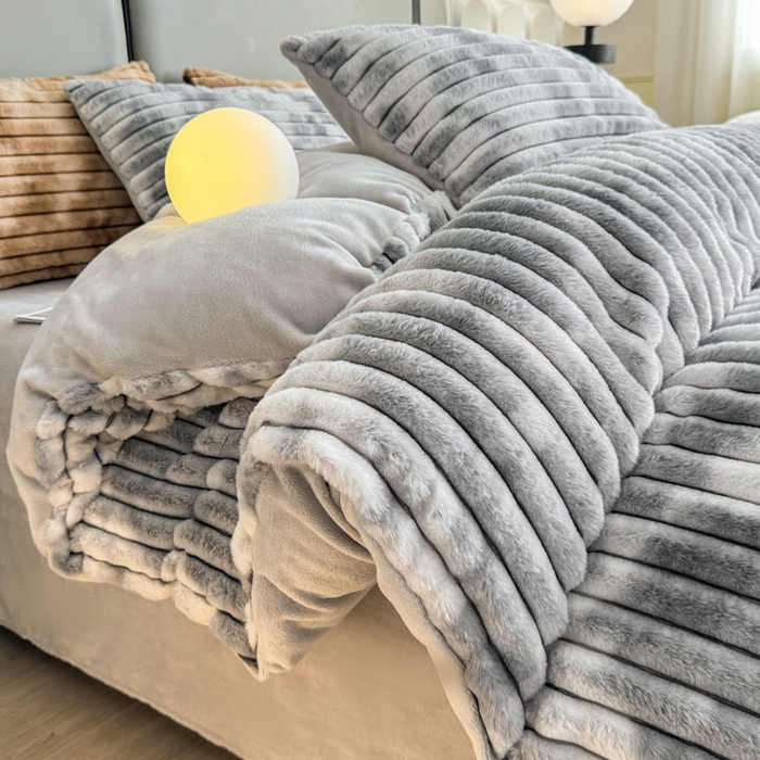 91家纺网 家纺一手货源 找家纺 金蕊阁 2025新款A类抽条兔绒四件套 渐变彩泡泡-灰