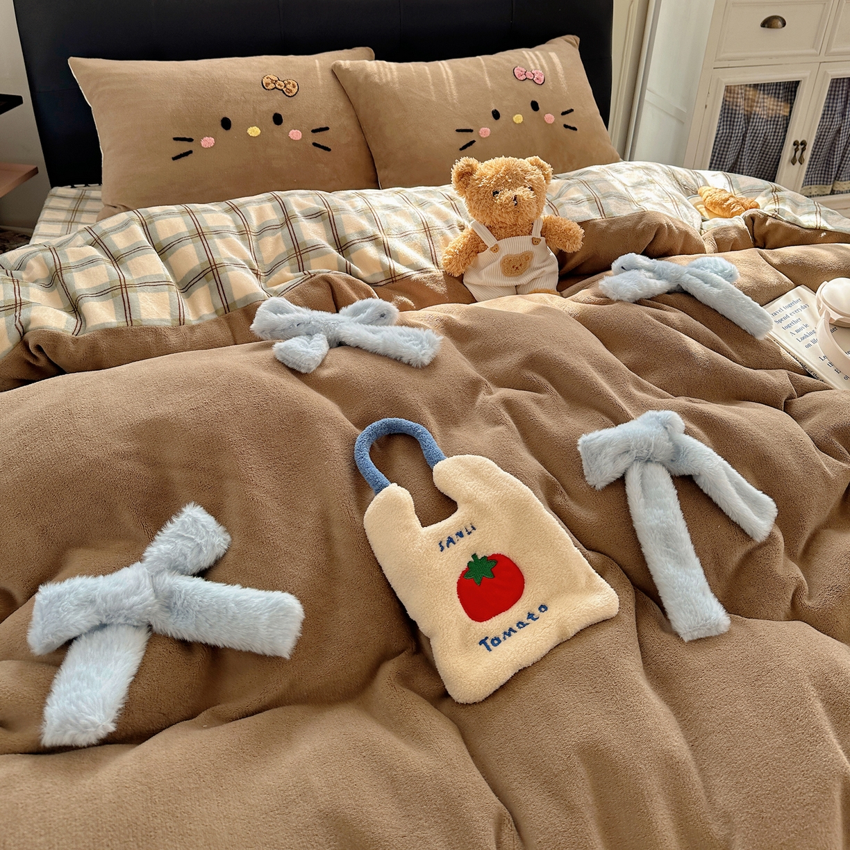 91家纺网 家纺一手货源 找家纺 （总）顾里家纺 2025新款兔毛蝴蝶结喵酱牛奶绒四件套