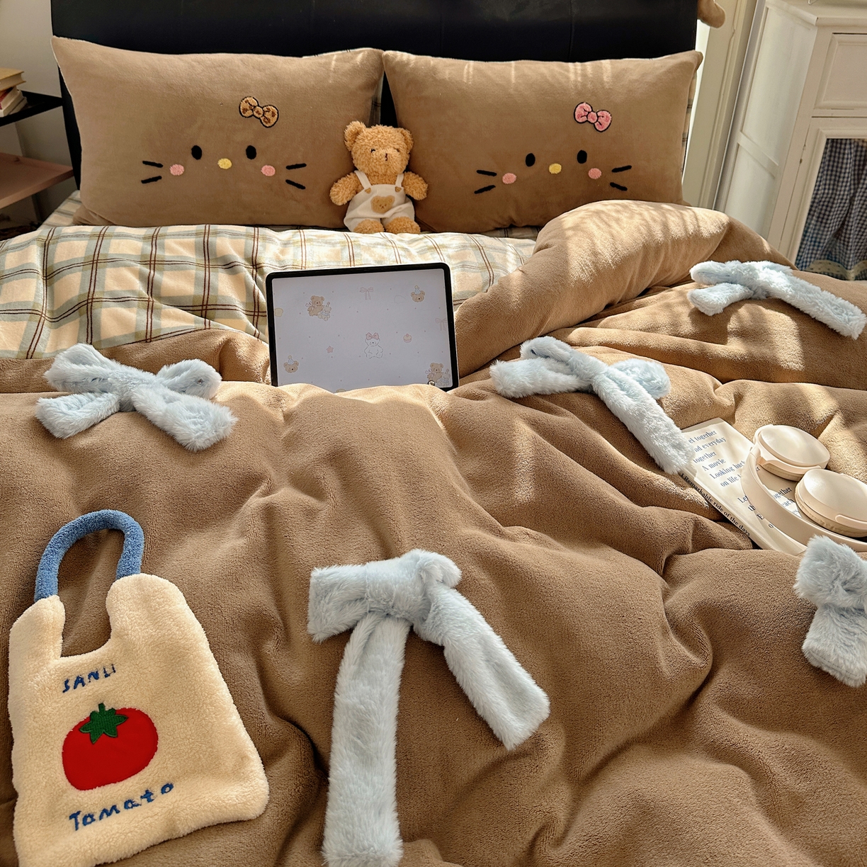 91家纺网 家纺一手货源 找家纺 （总）顾里家纺 2025新款兔毛蝴蝶结喵酱牛奶绒四件套