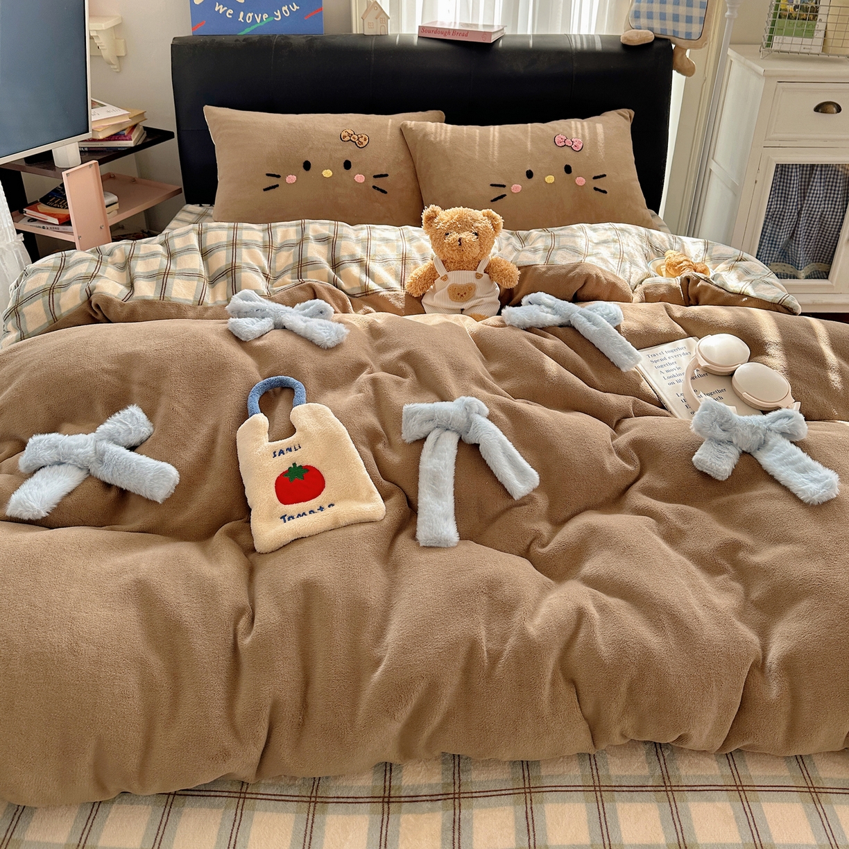 91家纺网 家纺一手货源 找家纺 （总）顾里家纺 2025新款兔毛蝴蝶结喵酱牛奶绒四件套