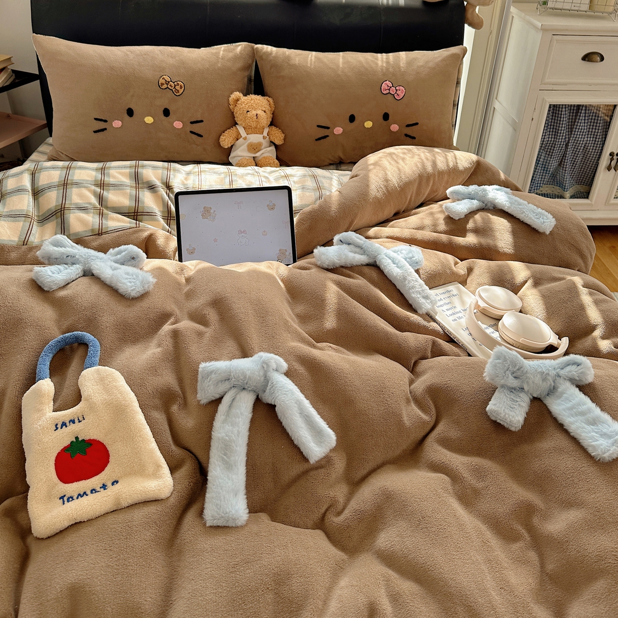 91家纺网 家纺一手货源 找家纺 （总）顾里家纺 2025新款兔毛蝴蝶结喵酱牛奶绒四件套