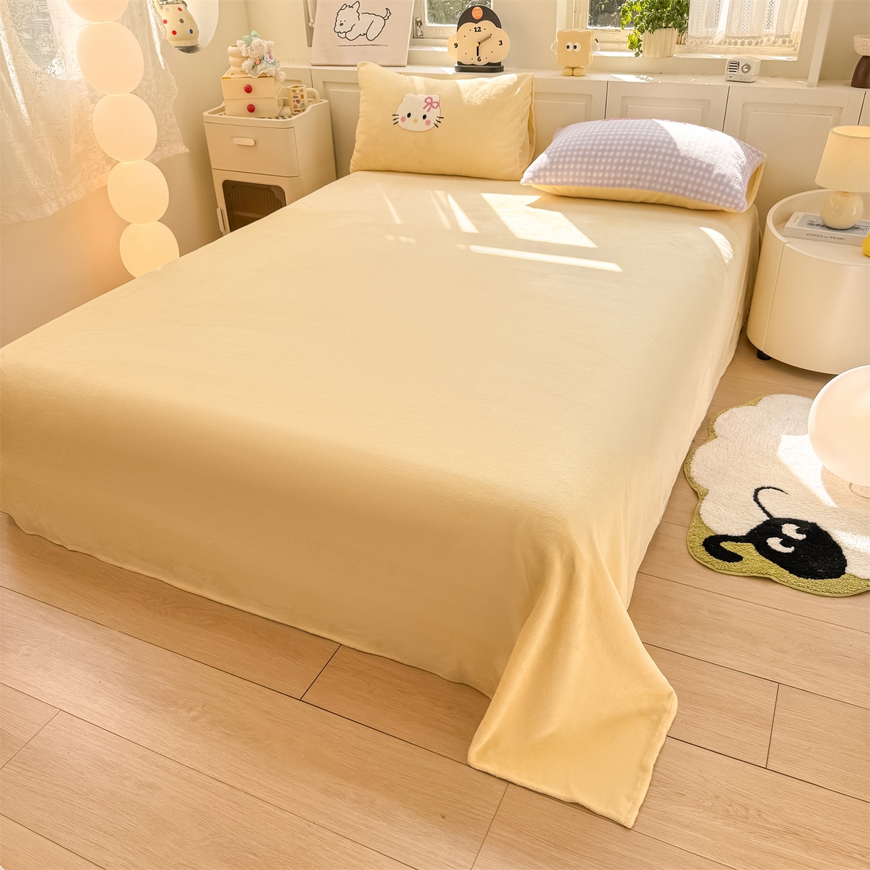 91家纺网 家纺一手货源 找家纺 灰鲸 2025新款牛奶绒毛巾绣苹果狗、蛋糕喵系列四件套 蛋糕喵-紫格+奶油黄