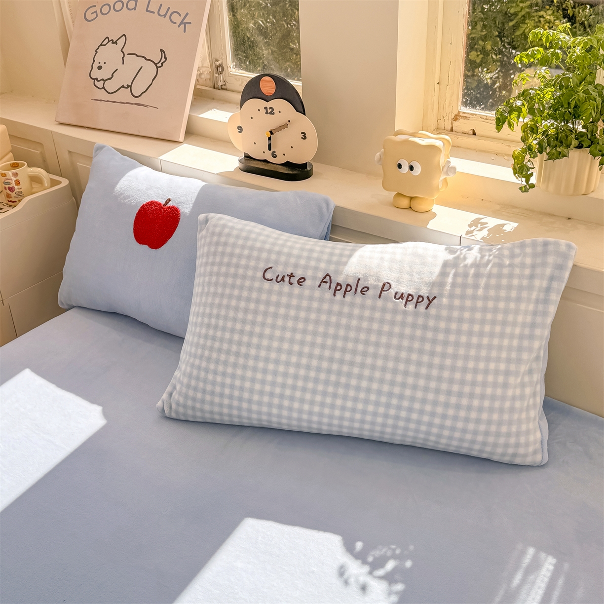 91家纺网 家纺一手货源 找家纺 （总）灰鲸 2025新款牛奶绒毛巾绣苹果狗、蛋糕喵系列四件套