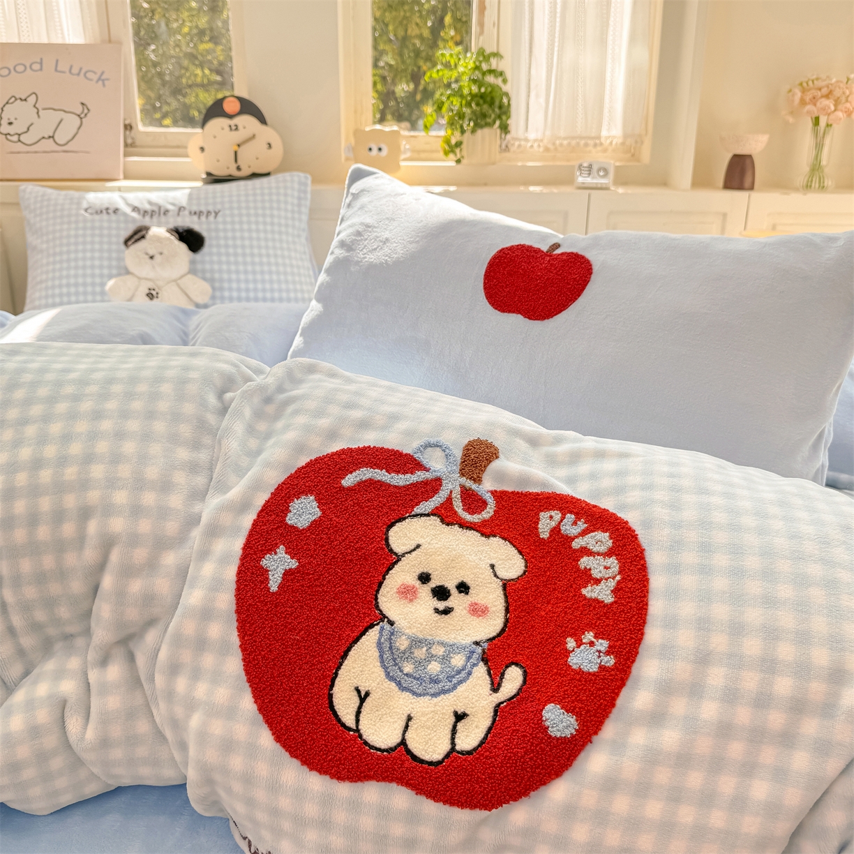 91家纺网 家纺一手货源 找家纺 （总）灰鲸 2025新款牛奶绒毛巾绣苹果狗、蛋糕喵系列四件套