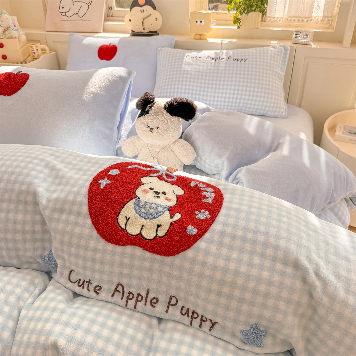 91家纺网 家纺一手货源 找家纺 （总）灰鲸 2025新款牛奶绒毛巾绣苹果狗、蛋糕喵系列四件套