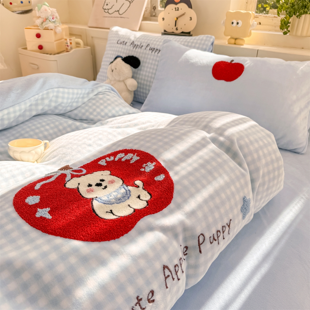 91家纺网 家纺一手货源 找家纺 （总）灰鲸 2025新款牛奶绒毛巾绣苹果狗、蛋糕喵系列四件套