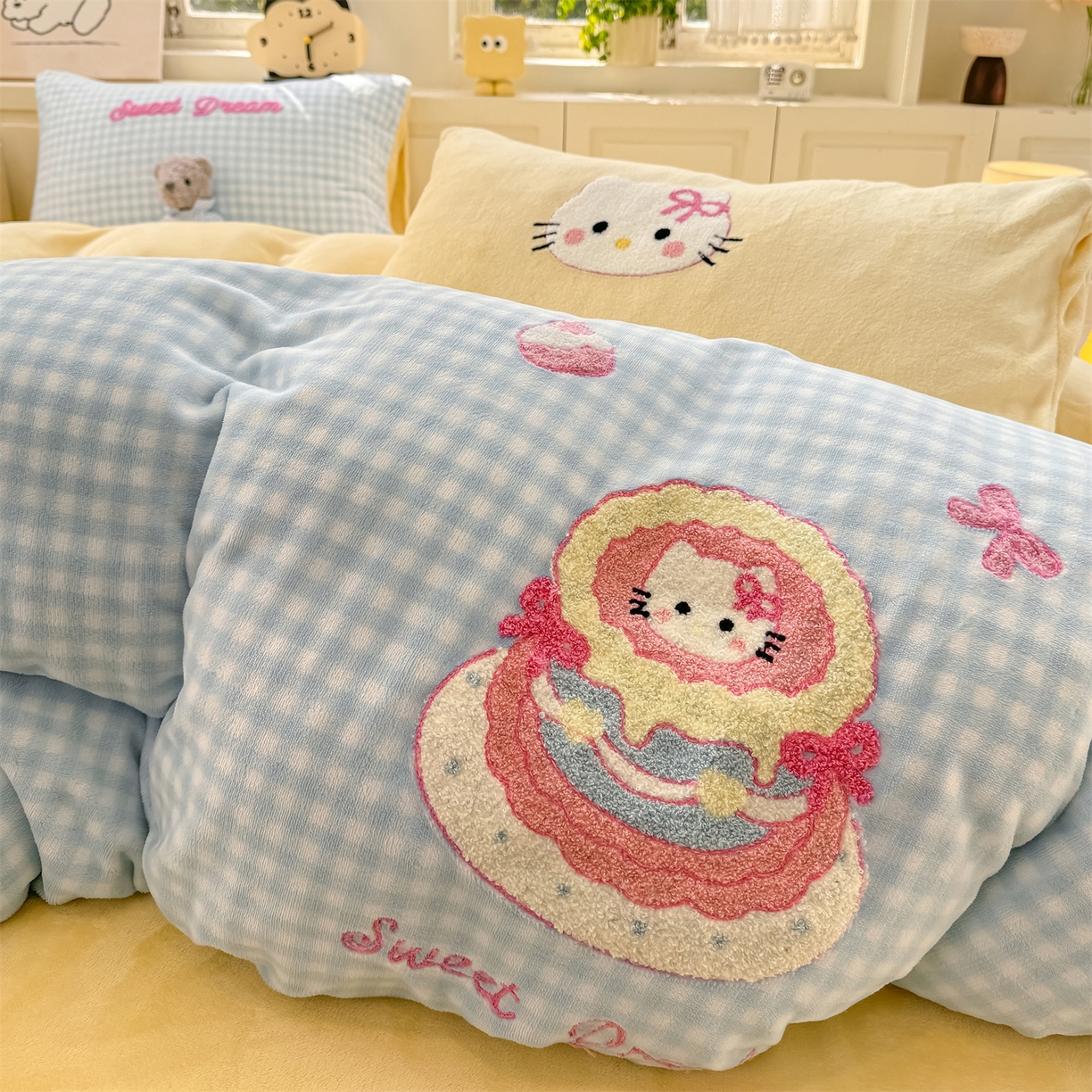灰鲸 2025新款牛奶绒毛巾绣苹果狗、蛋糕喵系列四件套 蛋糕喵-蓝格+奶油黄