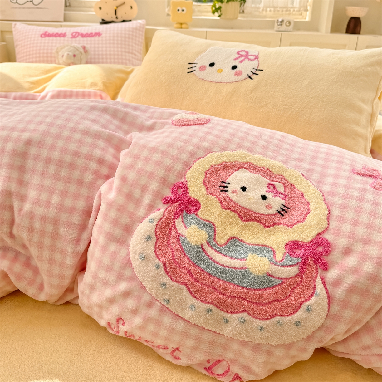 灰鲸 2025新款牛奶绒毛巾绣苹果狗、蛋糕喵系列四件套 蛋糕喵-粉格+奶油黄