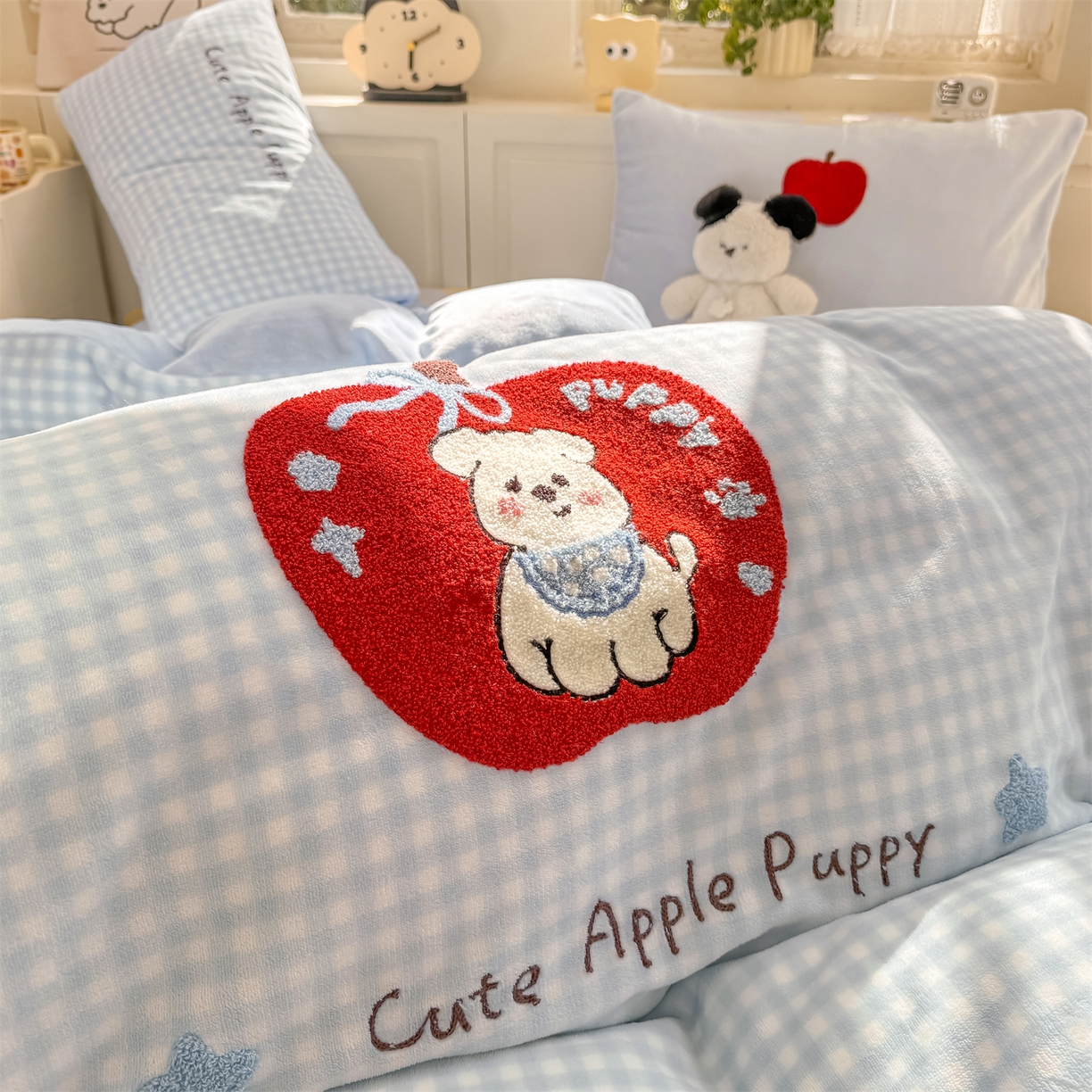 91家纺网 家纺一手货源 找家纺 （总）灰鲸 2025新款牛奶绒毛巾绣苹果狗、蛋糕喵系列四件套