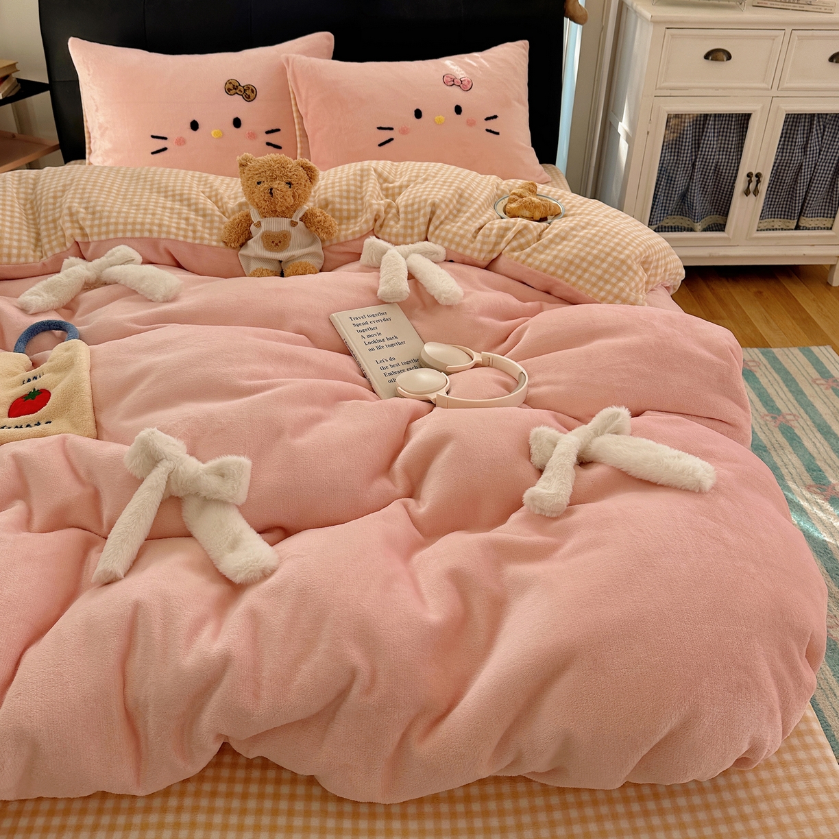 顾里家纺 2025新款兔毛蝴蝶结喵酱牛奶绒四件套 蝴蝶结猫咪粉