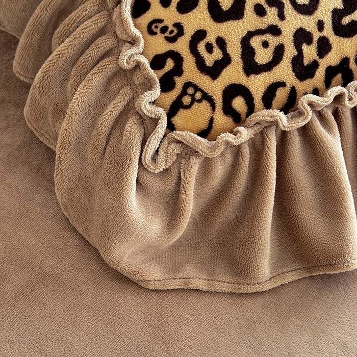 91家纺网 家纺一手货源 找家纺 韩约家纺 2025新款法式大花边印花牛奶绒床盖款四件套 豹纹（床盖款）