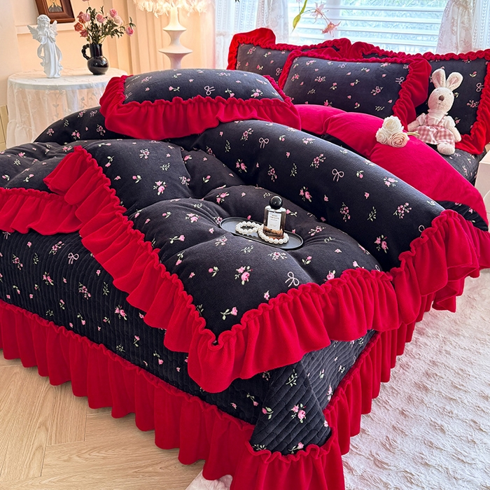 91家纺网 家纺一手货源 找家纺 韩约家纺 2025新款法式大花边印花牛奶绒床盖款四件套 艾美（床盖款）