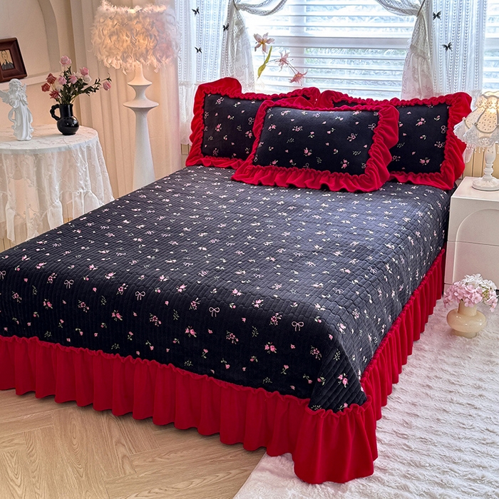 91家纺网 家纺一手货源 找家纺 韩约家纺 2025新款法式大花边印花牛奶绒床盖款四件套 艾美（床盖款）