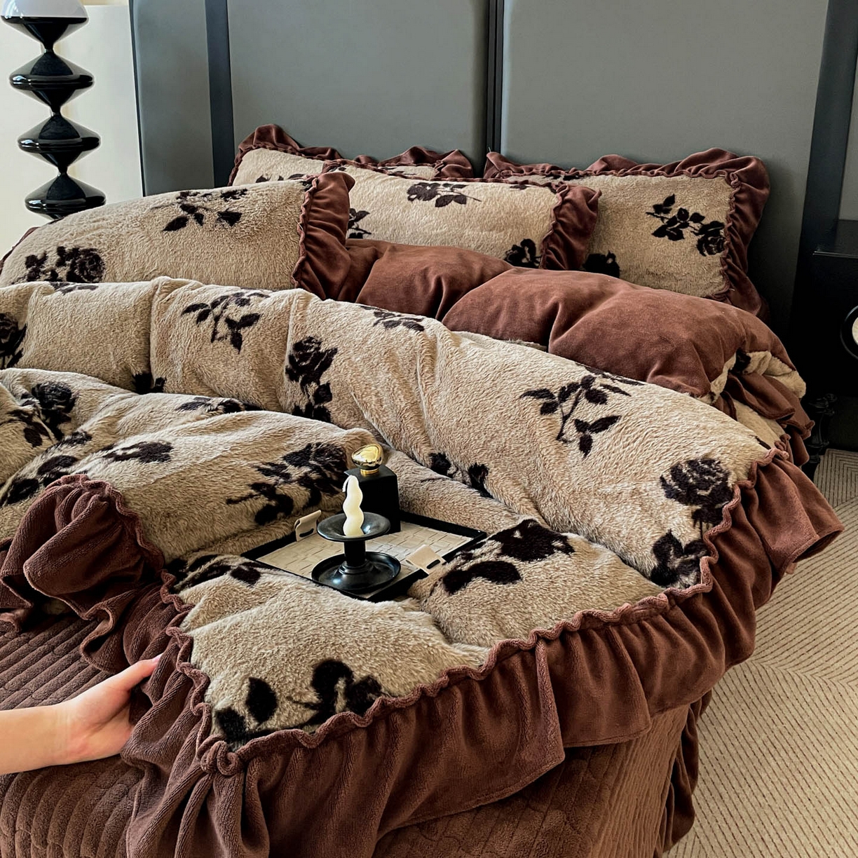 富米莱（原臻工厂） 2025新款美拉德高克重兔毛大花边床盖床裙四件套-花边系列 爆款压花边-复古玫瑰