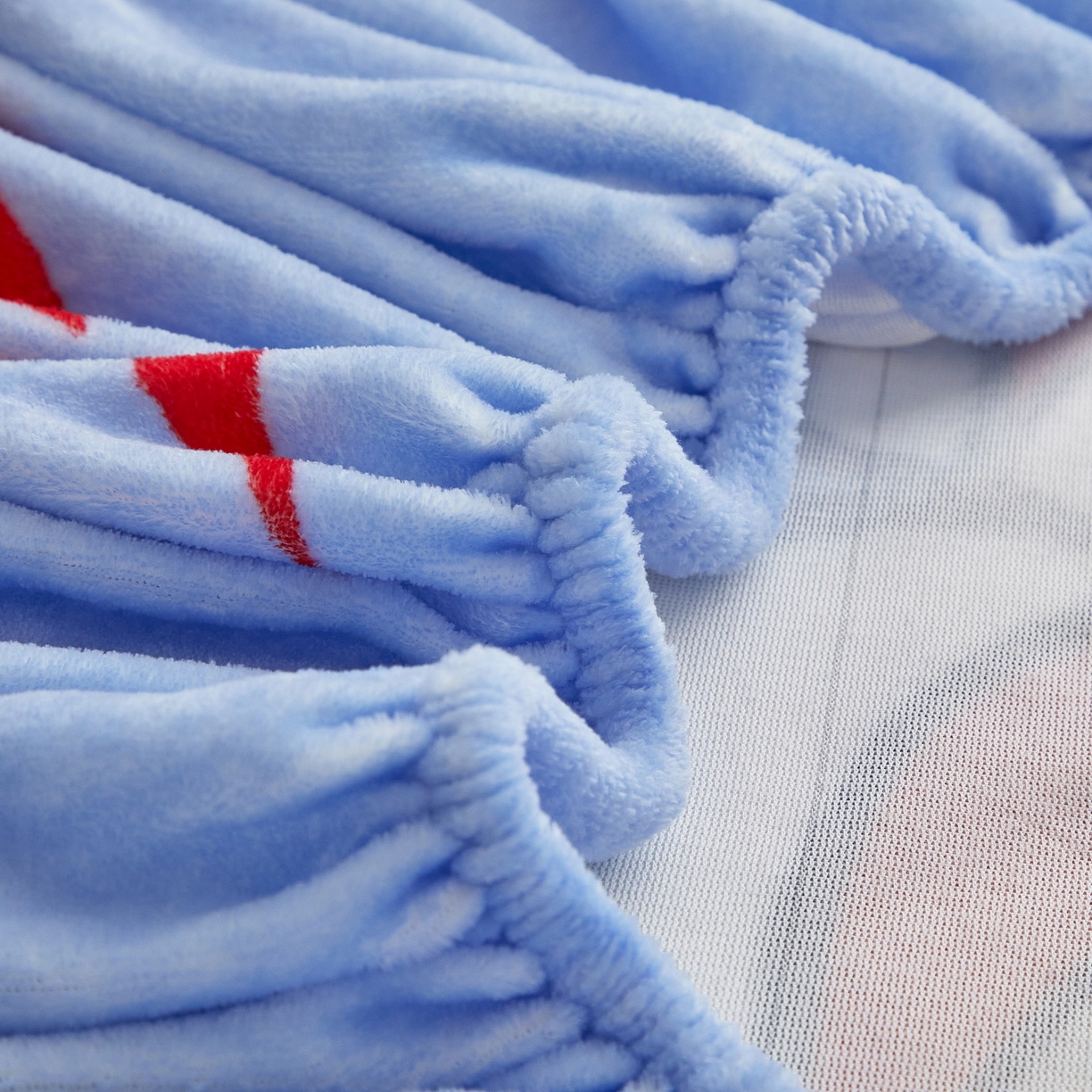 91家纺网 家纺一手货源 找家纺 蘭菲家纺 2025新款牛奶绒奥特曼系列单品床笠 成功