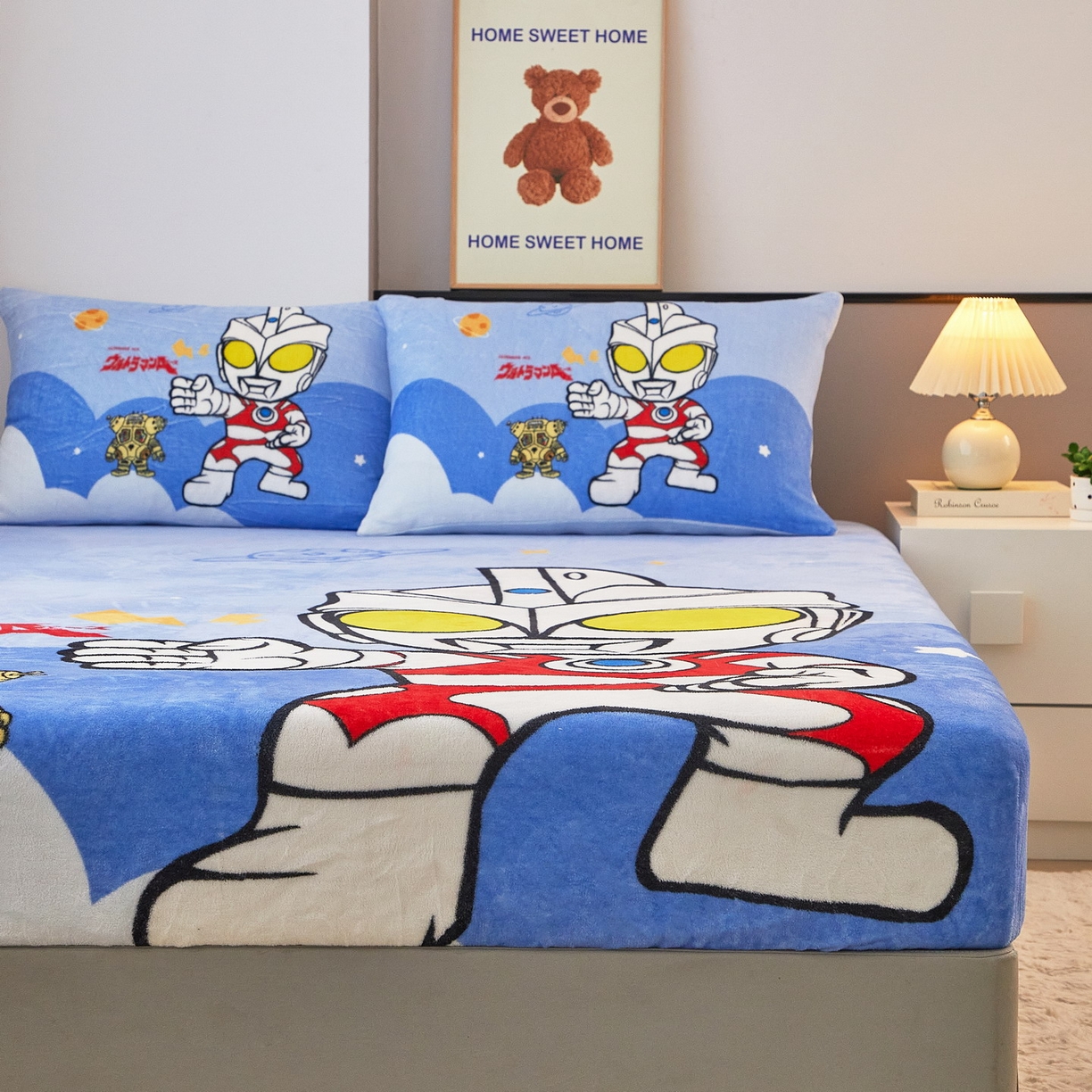 91家纺网 家纺一手货源 找家纺 蘭菲家纺 2025新款牛奶绒奥特曼系列单品床笠 出击