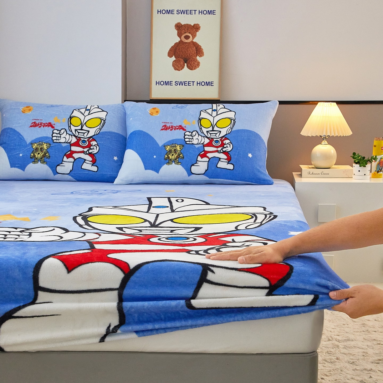 91家纺网 家纺一手货源 找家纺 蘭菲家纺 2025新款牛奶绒奥特曼系列单品床笠 出击