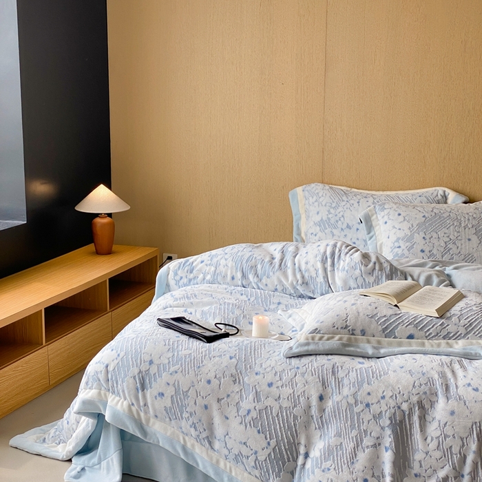 91家纺网 家纺一手货源 找家纺 馨蕊家居 2025新款秋冬轻奢煦暖绒系列-绒芸柔 绒芸柔-北卡蓝