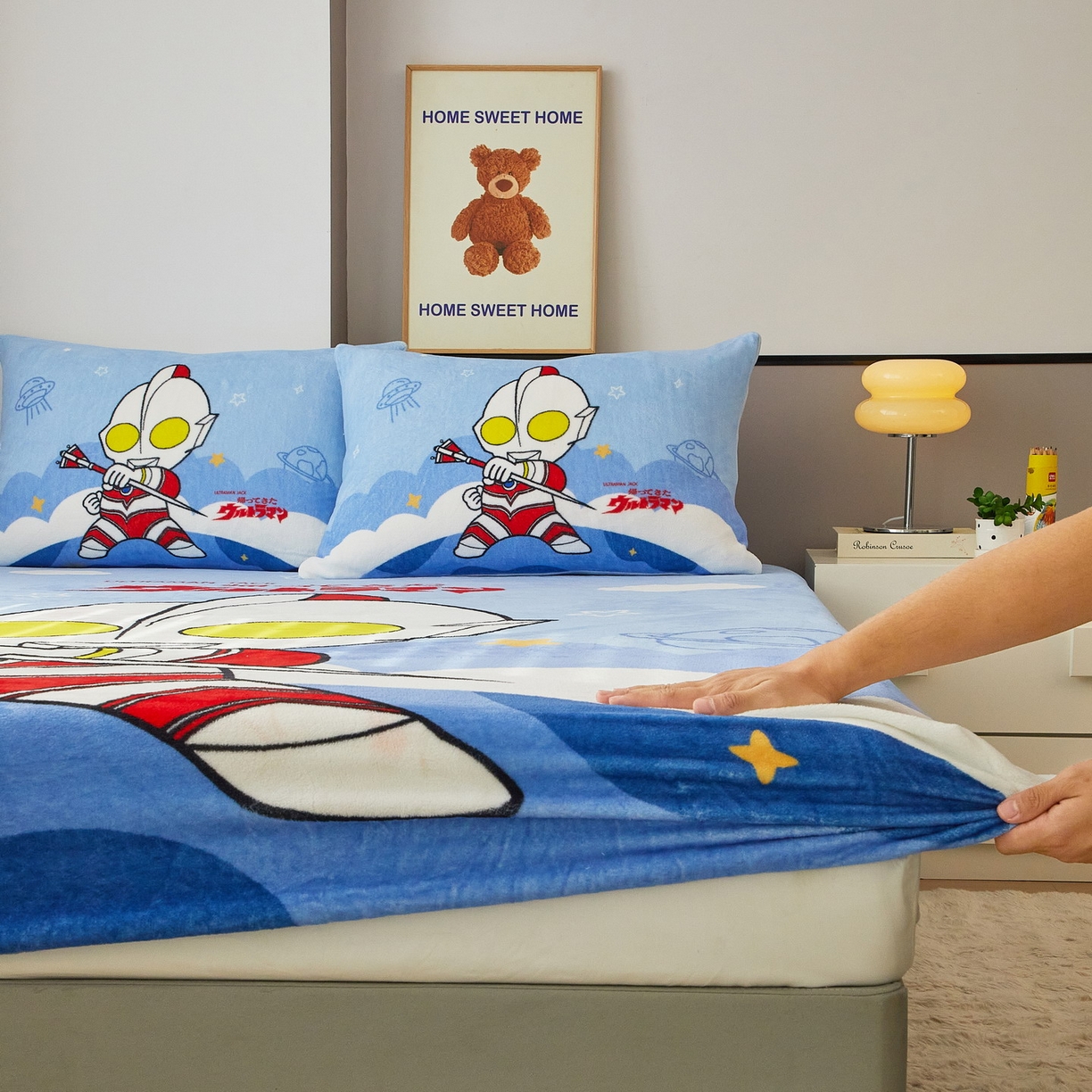 91家纺网 家纺一手货源 找家纺 蘭菲家纺 2025新款牛奶绒奥特曼系列单品床笠 独行者