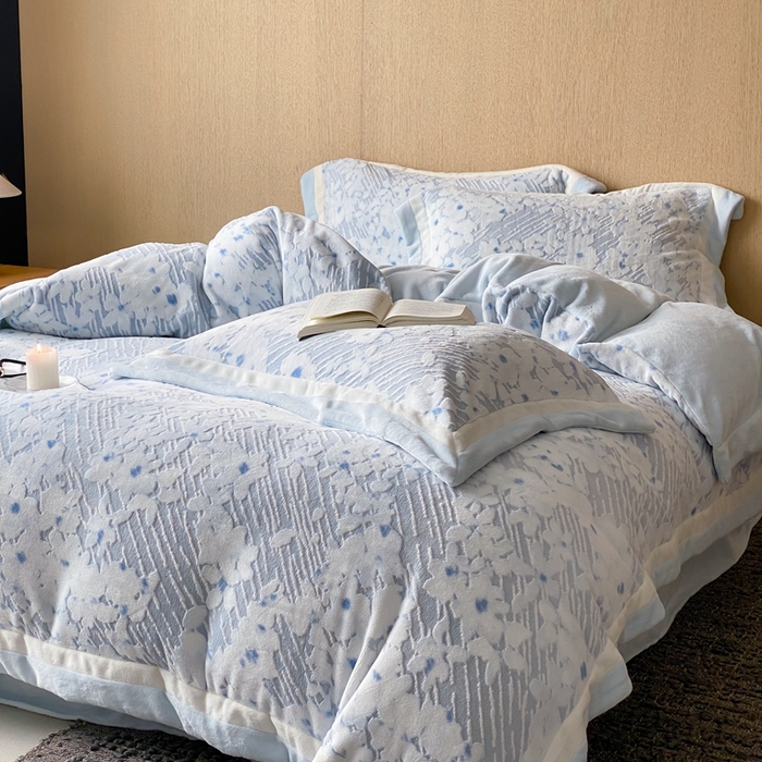 91家纺网 家纺一手货源 找家纺 馨蕊家居 2025新款秋冬轻奢煦暖绒系列-绒芸柔 绒芸柔-北卡蓝