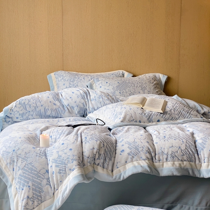 91家纺网 家纺一手货源 找家纺 馨蕊家居 2025新款秋冬轻奢煦暖绒系列-绒芸柔 绒芸柔-北卡蓝