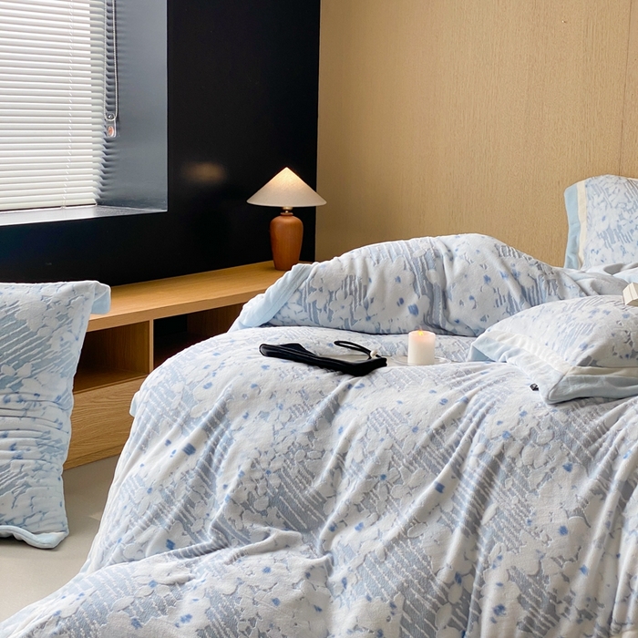 91家纺网 家纺一手货源 找家纺 馨蕊家居 2025新款秋冬轻奢煦暖绒系列-绒芸柔 绒芸柔-北卡蓝