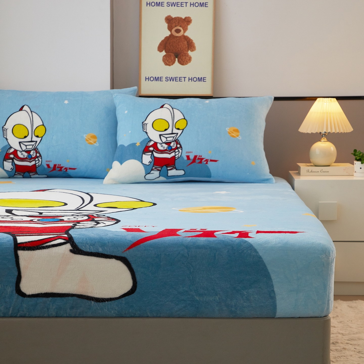 91家纺网 家纺一手货源 找家纺 蘭菲家纺 2025新款牛奶绒奥特曼系列单品床笠 发呆