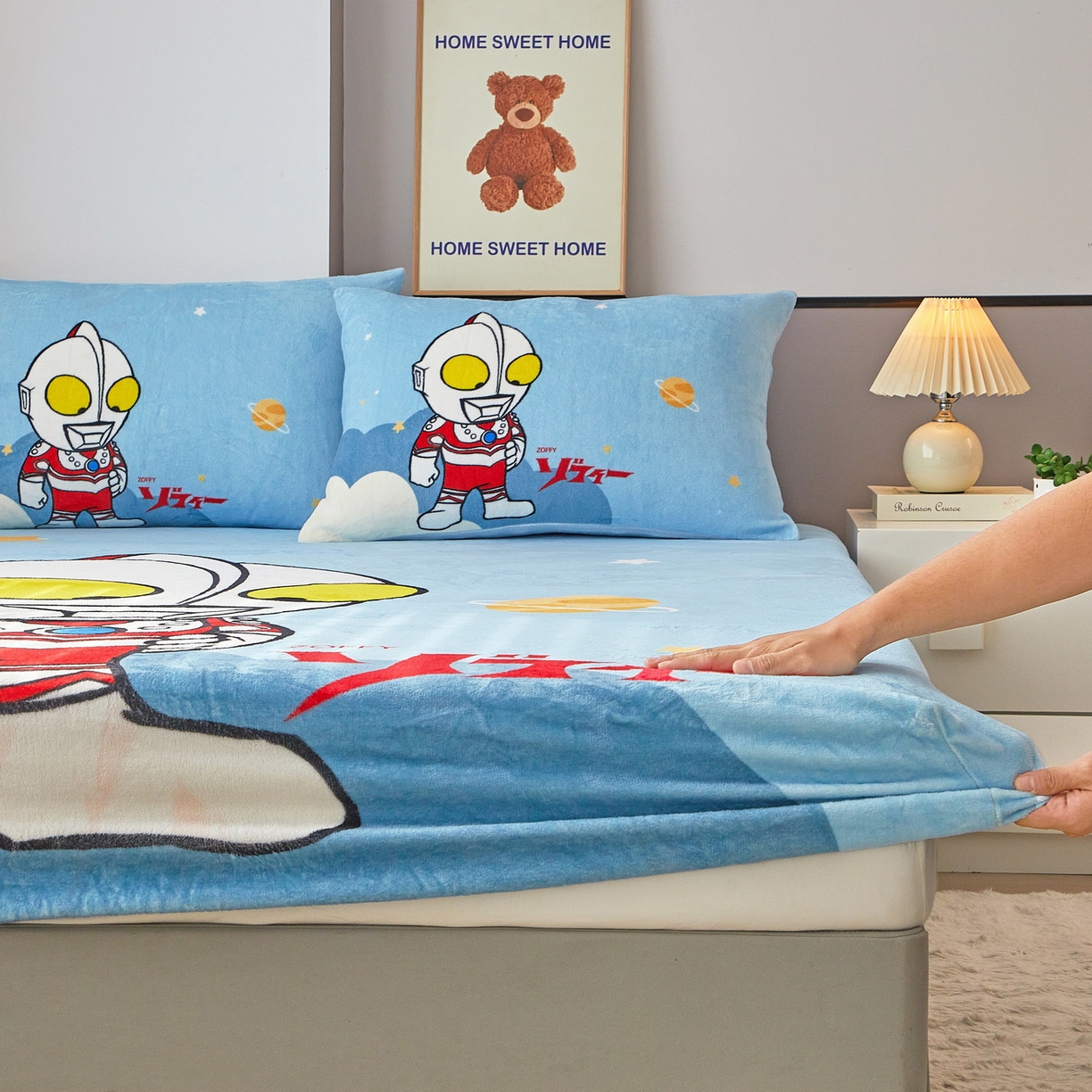 91家纺网 家纺一手货源 找家纺 蘭菲家纺 2025新款牛奶绒奥特曼系列单品床笠 发呆