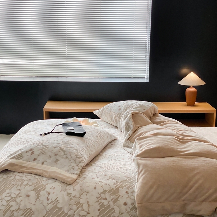 91家纺网 家纺一手货源 找家纺 馨蕊家居 2025新款秋冬轻奢煦暖绒系列-绒芸柔 绒芸柔-高级灰