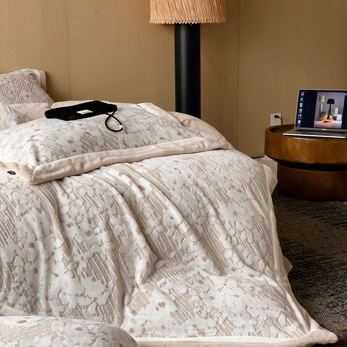 91家纺网 家纺一手货源 找家纺 馨蕊家居 2025新款秋冬轻奢煦暖绒系列-绒芸柔 绒芸柔-高级灰