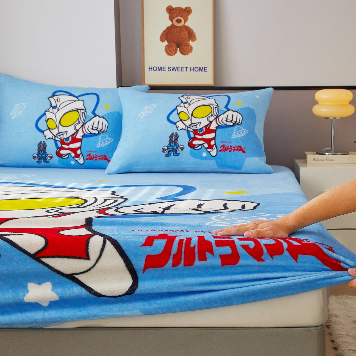 91家纺网 家纺一手货源 找家纺 蘭菲家纺 2025新款牛奶绒奥特曼系列单品床笠 飞天