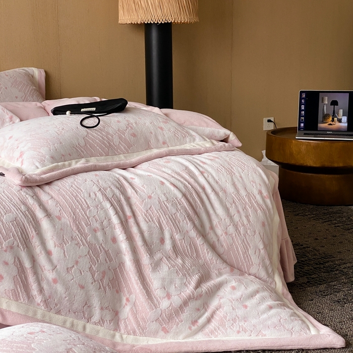 91家纺网 家纺一手货源 找家纺 馨蕊家居 2025新款秋冬轻奢煦暖绒系列-绒芸柔 绒芸柔-蔷薇粉