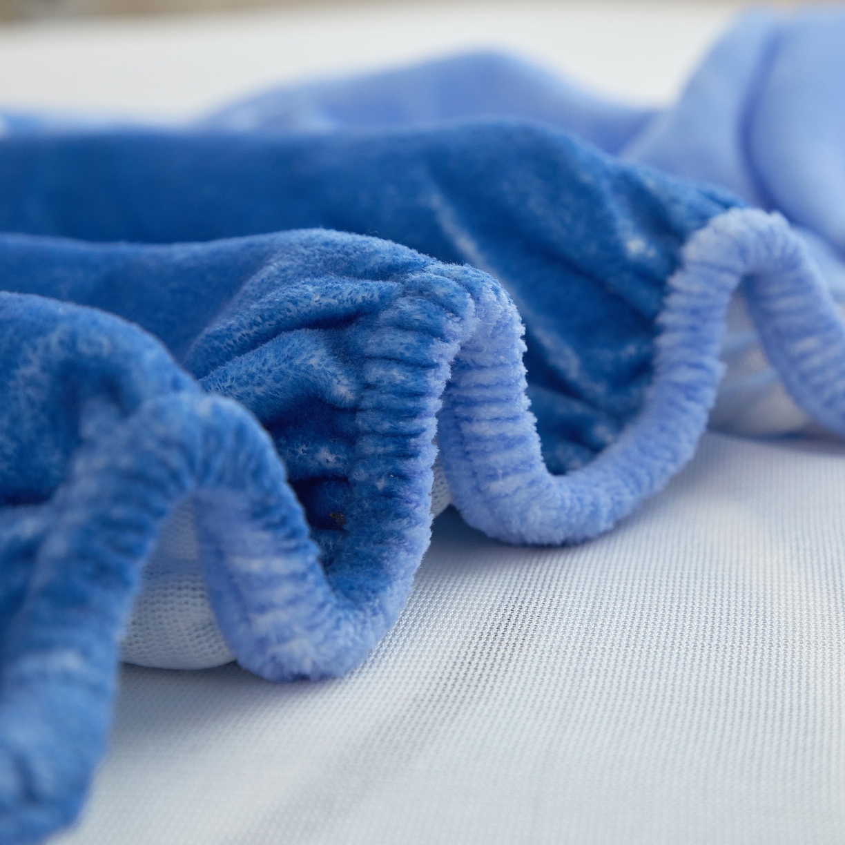 91家纺网 家纺一手货源 找家纺 蘭菲家纺 2025新款牛奶绒奥特曼系列单品床笠 冠军