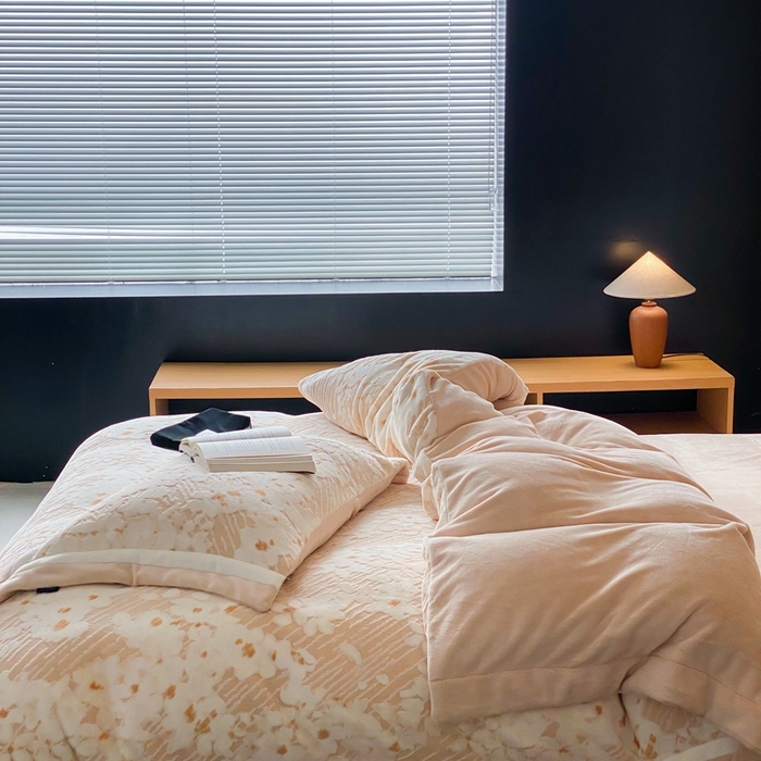 91家纺网 家纺一手货源 找家纺 馨蕊家居 2025新款秋冬轻奢煦暖绒系列-绒芸柔 绒芸柔-香槟