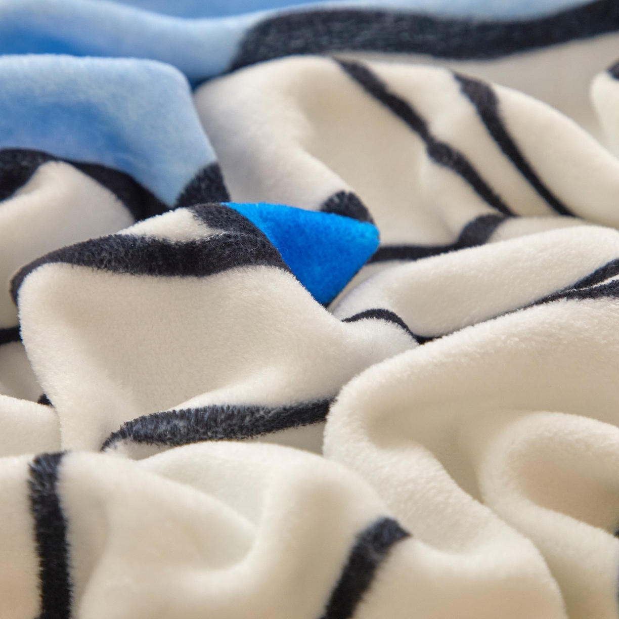 91家纺网 家纺一手货源 找家纺 蘭菲家纺 2025新款牛奶绒奥特曼系列单品床笠 归来