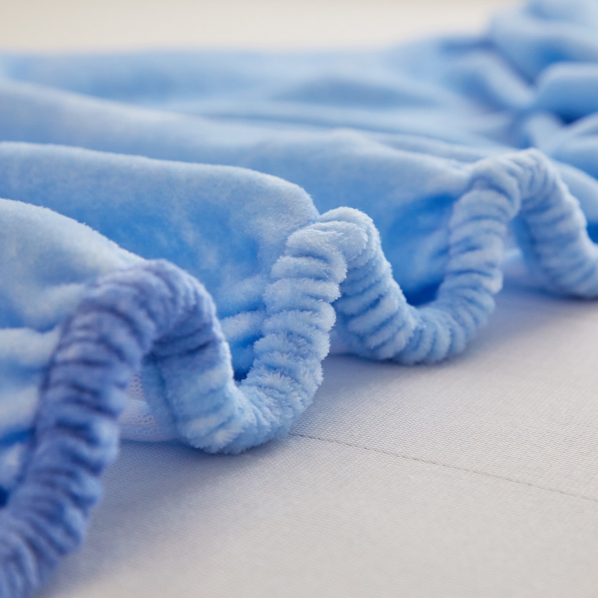 91家纺网 家纺一手货源 找家纺 蘭菲家纺 2025新款牛奶绒奥特曼系列单品床笠 归来