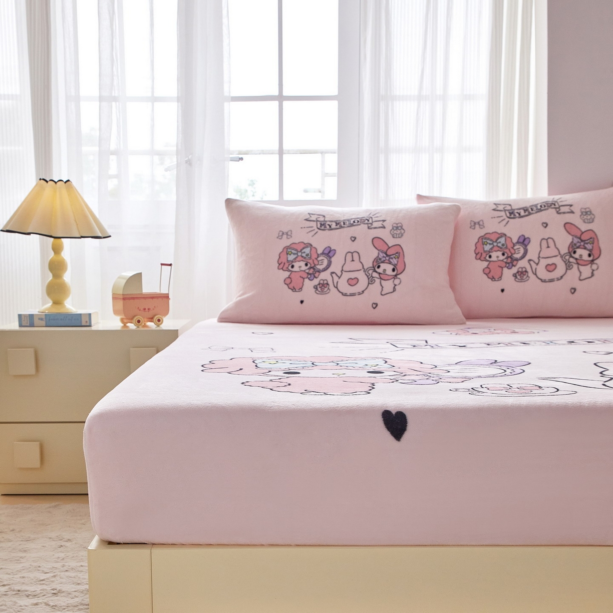 91家纺网 家纺一手货源 找家纺 （总）蘭菲家纺 2025新款三丽欧牛奶绒套件系列单品床笠