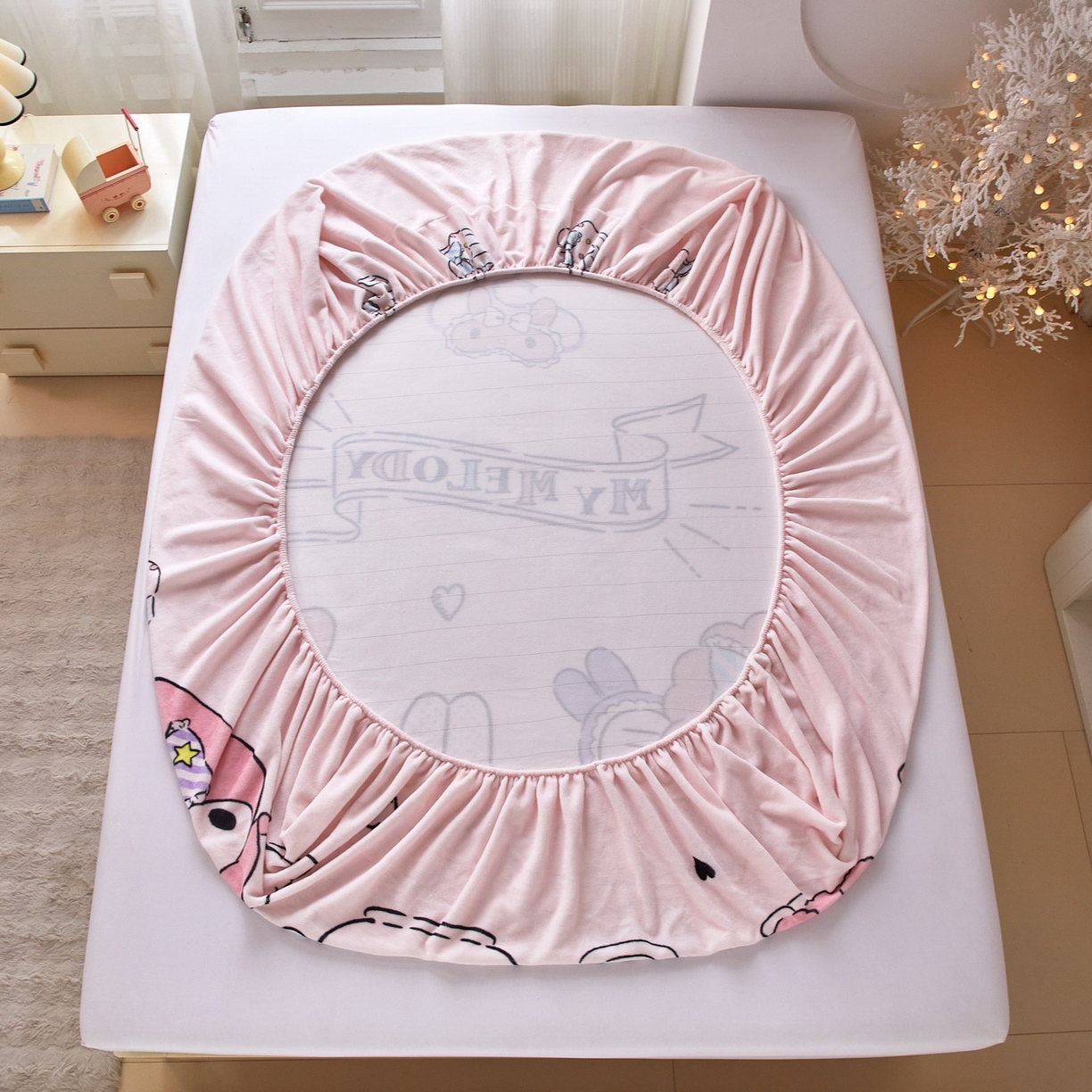 91家纺网 家纺一手货源 找家纺 （总）蘭菲家纺 2025新款三丽欧牛奶绒套件系列单品床笠