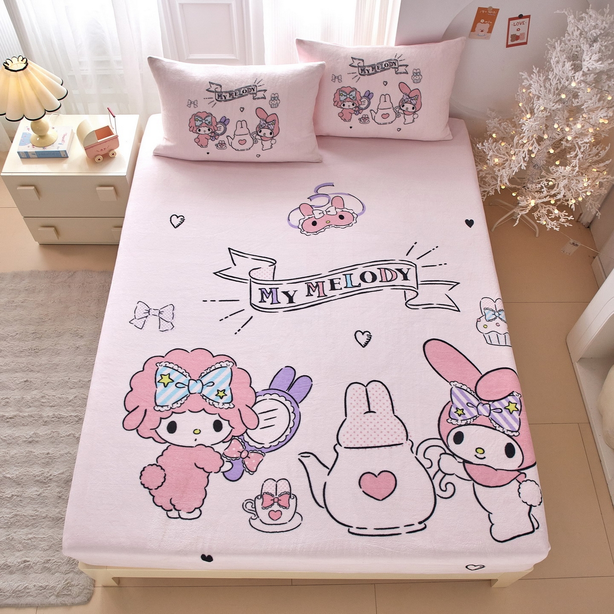 91家纺网 家纺一手货源 找家纺 蘭菲家纺 2025新款三丽欧牛奶绒套件系列单品床笠 必爱乐-奶茶