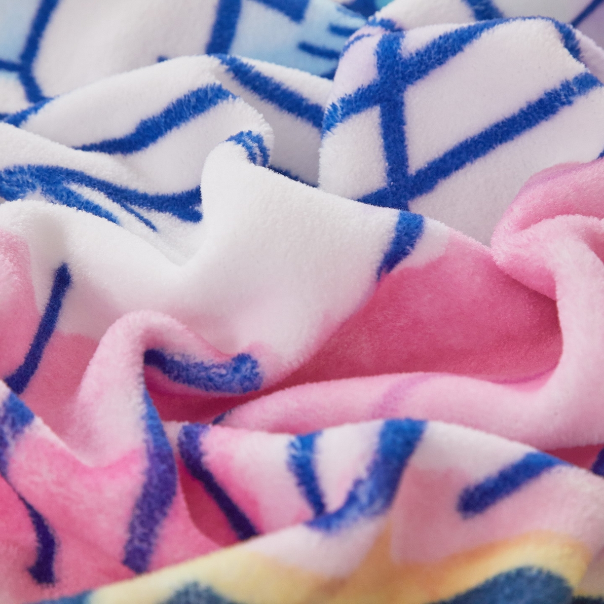 91家纺网 家纺一手货源 找家纺 蘭菲家纺 2025新款三丽欧牛奶绒套件系列单品床笠 大杯奶茶-KT