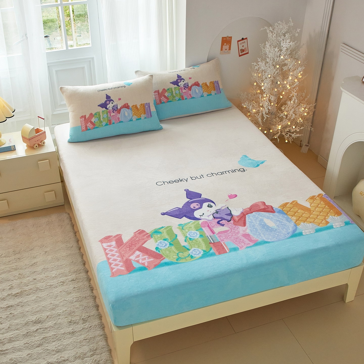 91家纺网 家纺一手货源 找家纺 蘭菲家纺 2025新款三丽欧牛奶绒套件系列单品床笠 快乐小库