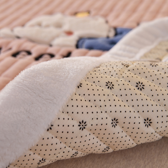 91家纺网 家纺一手货源 找家纺 （总）悠米悠家 2025新款牛奶绒夹棉加厚床褥-小狗 小熊系列