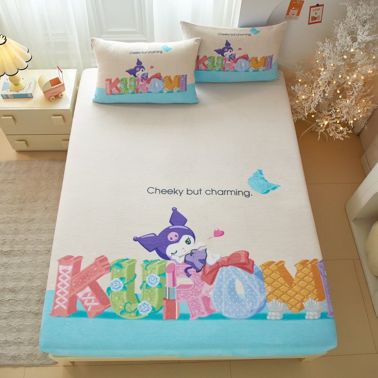 91家纺网 家纺一手货源 找家纺 蘭菲家纺 2025新款三丽欧牛奶绒套件系列单品床笠 快乐小库