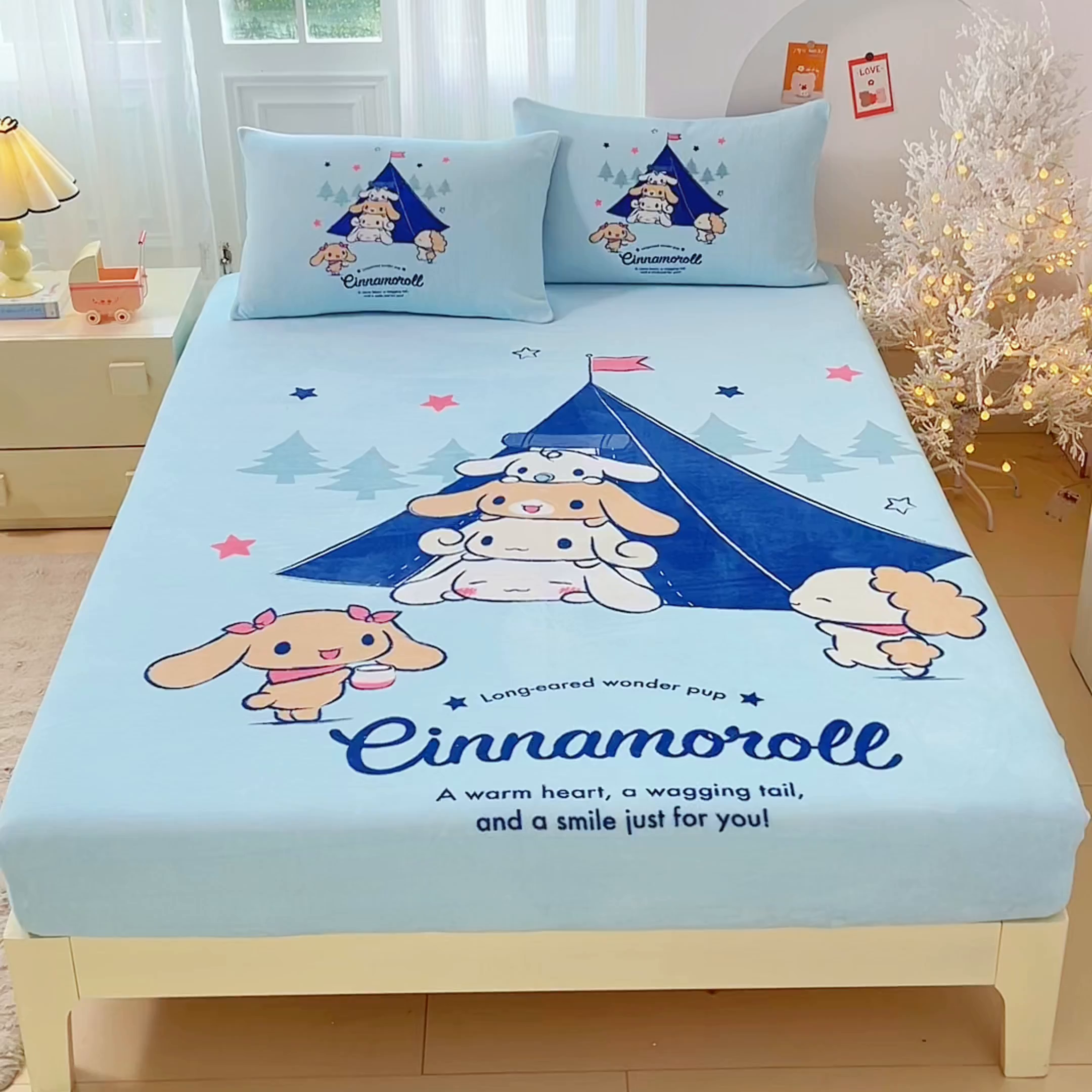 91家纺网 家纺一手货源 找家纺 蘭菲家纺 2025新款三丽欧牛奶绒套件系列单品床笠 露营快乐