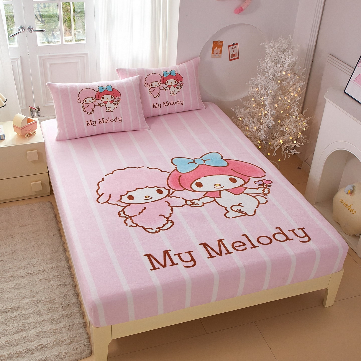 91家纺网 家纺一手货源 找家纺 蘭菲家纺 2025新款三丽欧牛奶绒套件系列单品床笠 美乐必爱