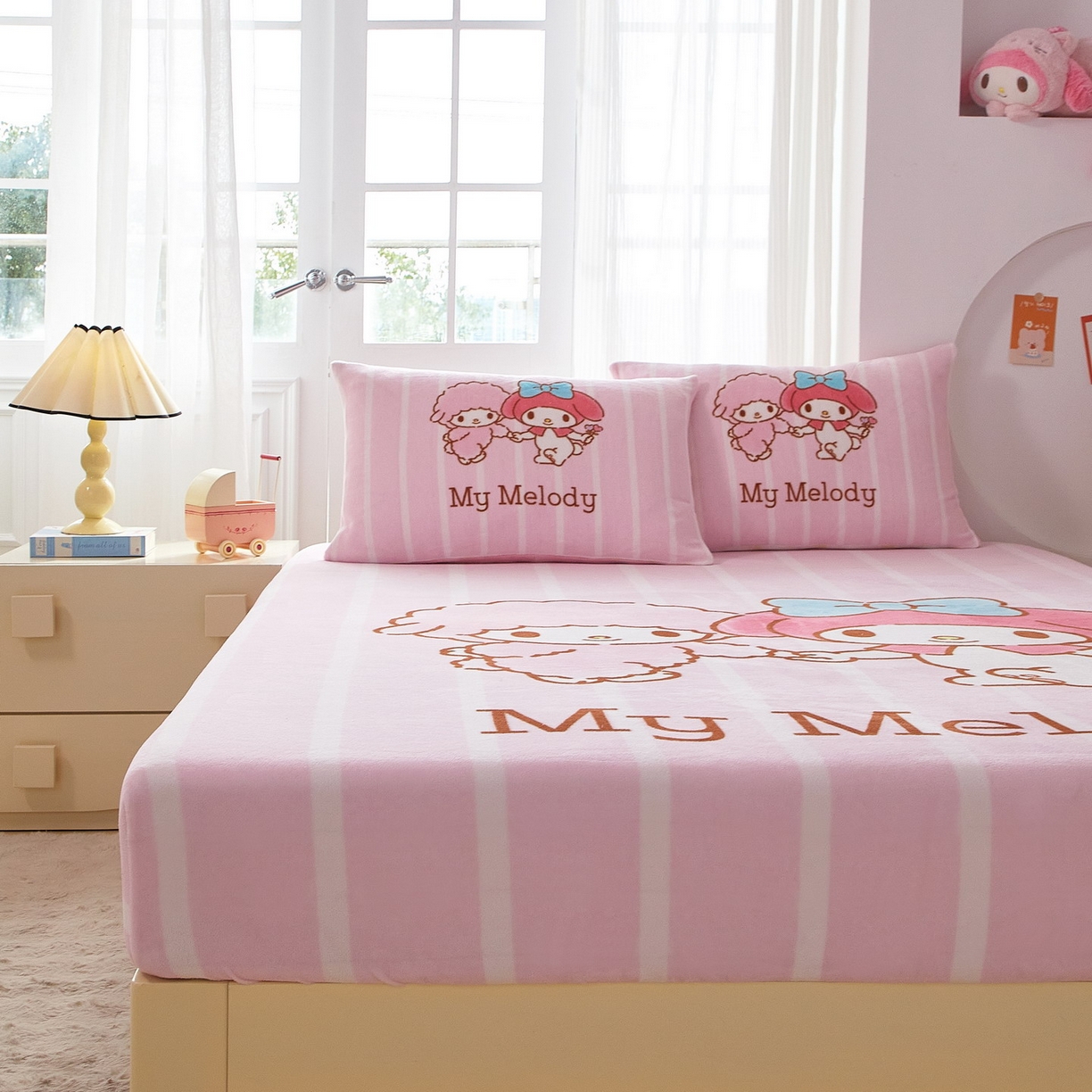 91家纺网 家纺一手货源 找家纺 蘭菲家纺 2025新款三丽欧牛奶绒套件系列单品床笠 美乐必爱