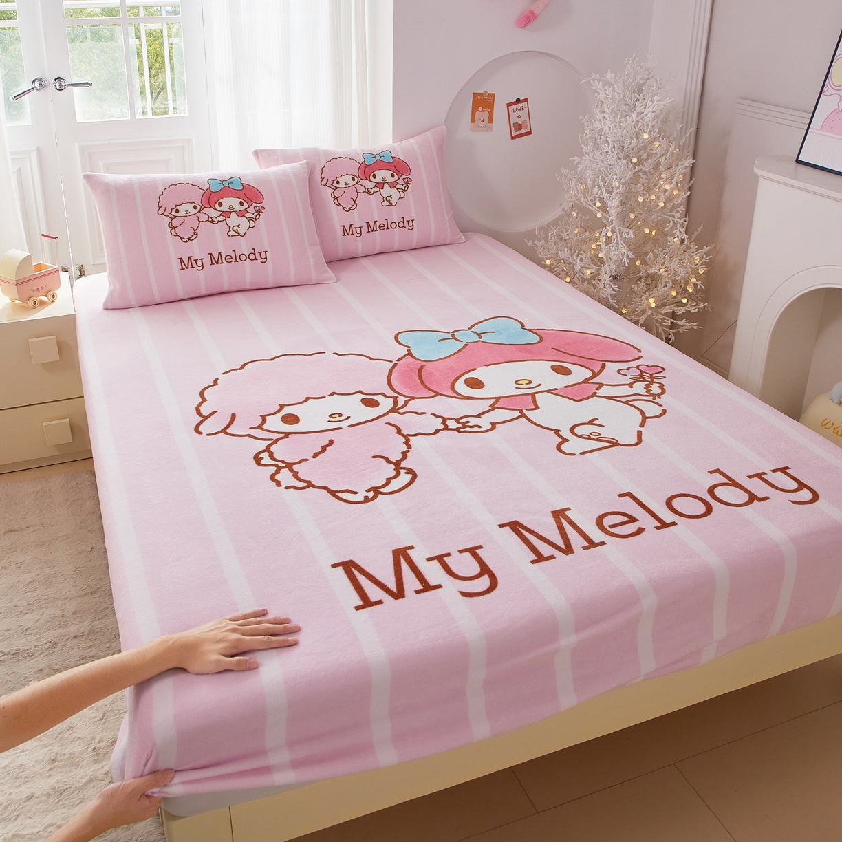 91家纺网 家纺一手货源 找家纺 蘭菲家纺 2025新款三丽欧牛奶绒套件系列单品床笠 美乐必爱