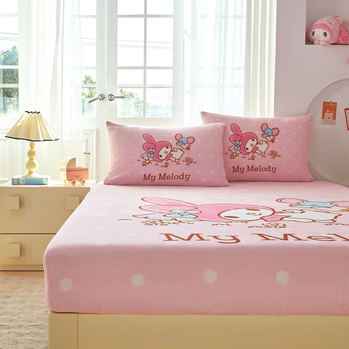 91家纺网 家纺一手货源 找家纺 蘭菲家纺 2025新款三丽欧牛奶绒套件系列单品床笠 轻松美乐蒂