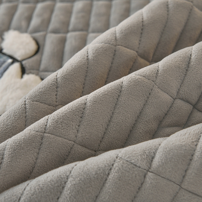 91家纺网 家纺一手货源 找家纺 悠米悠家 2025新款牛奶绒夹棉加厚床褥-小狗 小熊系列 小狗-灰色