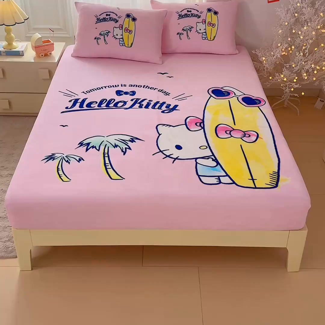 91家纺网 家纺一手货源 找家纺 蘭菲家纺 2025新款三丽欧牛奶绒套件系列单品床笠 夏日快乐